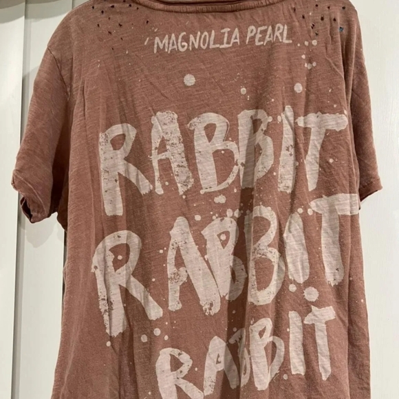 Magnolia Pearl Rabbit Rabbit Rabbit tee shirt - Picture 4 of 5